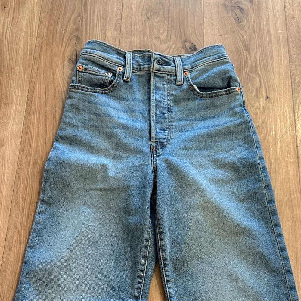 Levi's Women’s  Ribcage Straight Jeans - Picture 5 of 10